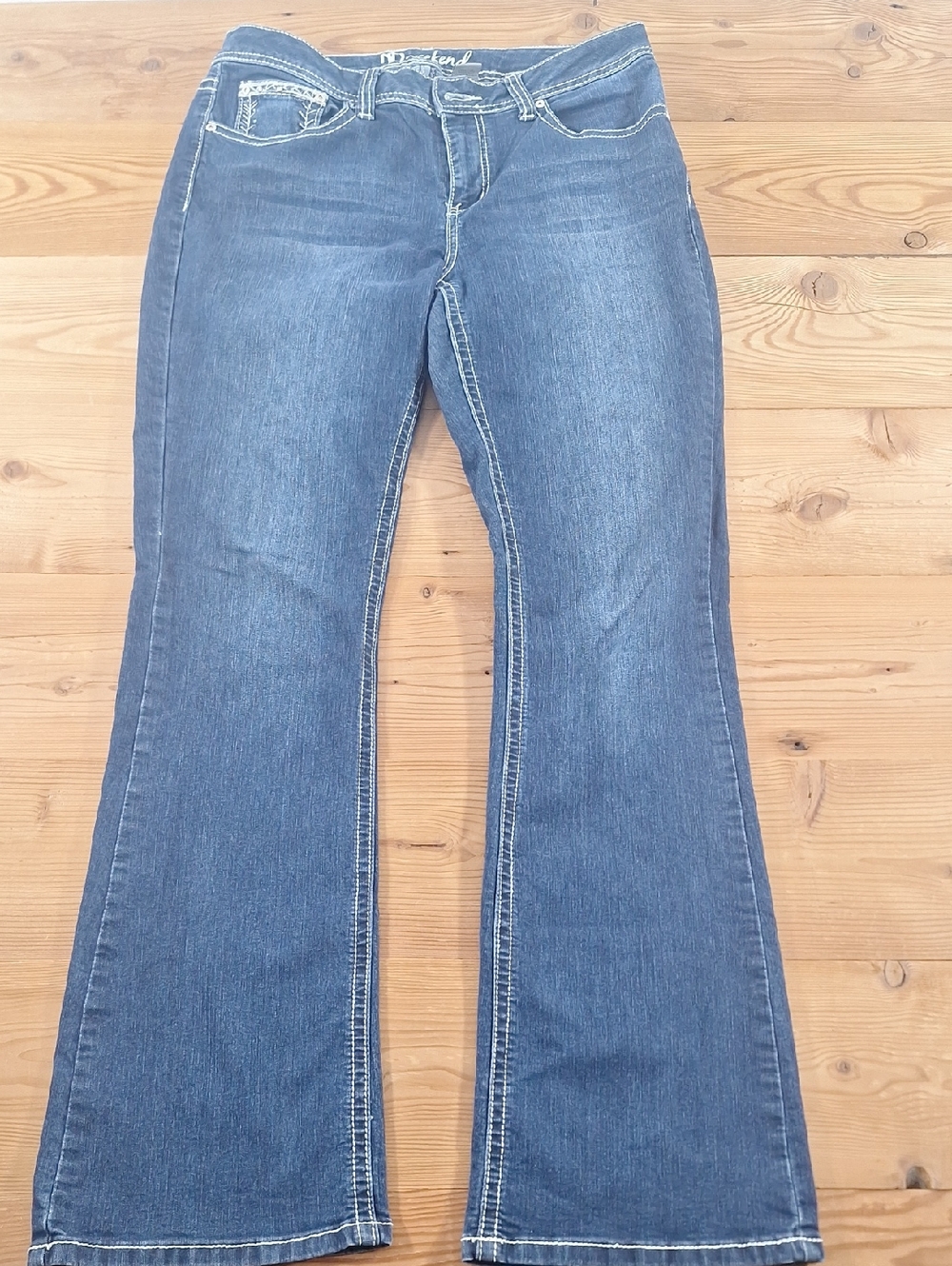 Women's Flare Jeans in Mid Blue Classic Stretch Denim Nd Weekend 10 Embroidered